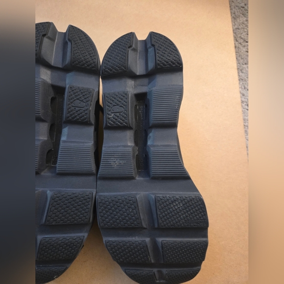 On Running Men Size 11 Cloudmonster - Picture 4 of 14